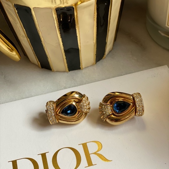 VINTAGE Christian Dior gold tone blue and clear crystals clip on earrings - Picture 3 of 16